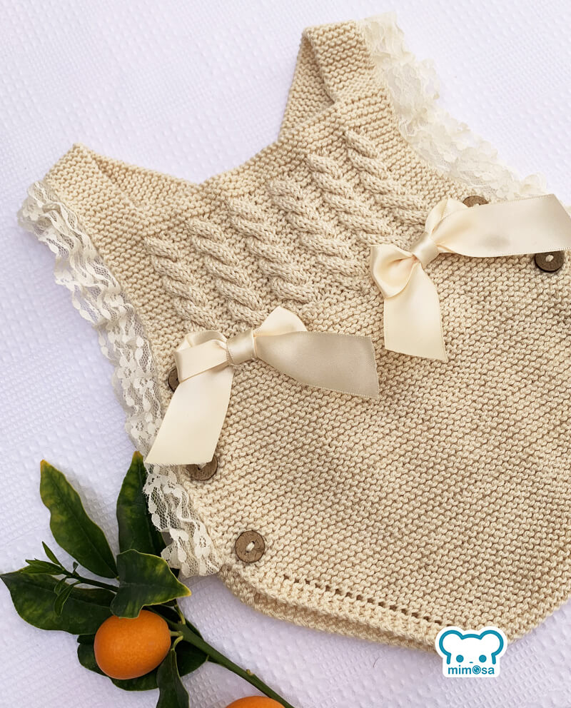 Pelele de punto beige con encaje - Imagen 2