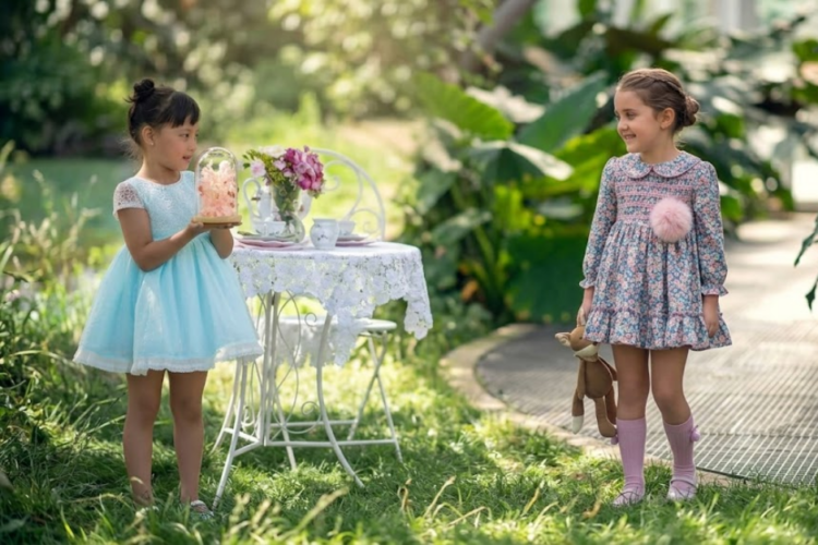 Vestidos de niñas para eventos Mimosa alta costura moda infantil bodas arras comuniones fabricado en España moda española